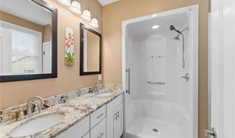 71 Norton Ave, Cranston, RI 02920