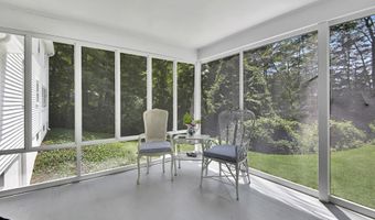 3 Deerfield Dr, Clinton, CT 06413
