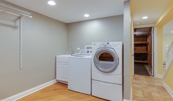805 S Mitchell Ave, Arlington Heights, IL 60005