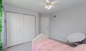 3 BLACKWOLF Ct, Algonquin, IL 60102