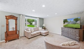 2219 Woodland Trace St, Austintown, OH 44515