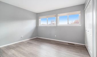 614 Peninsula Ct, Ann Arbor, MI 48105