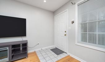 39 Manorwood Dr 39, Branford, CT 06405