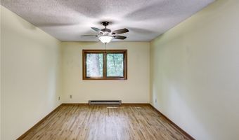 911 Woodglen Ct, Altoona, WI 54720