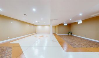 460 Berwick Cir, Aurora, OH 44202
