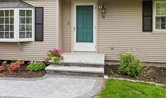 30 Marion Ave, Auburn, MA 01501