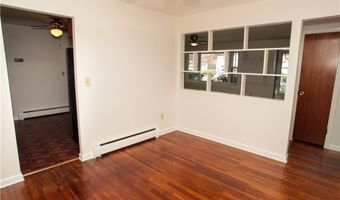 7 Smithfield Dr, Middletown, RI 02842