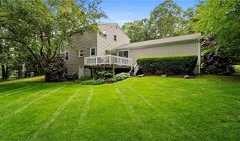 40 Sage Dr, Warwick, RI 02886