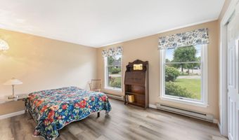 2 Cortland Cir, Bangor, ME 04401