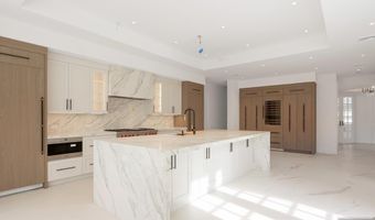 67 Robin Ln, Alpine, NJ 07620
