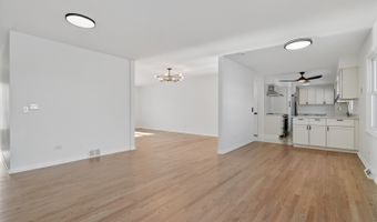 6 W Cypress St, Arlington Heights, IL 60005