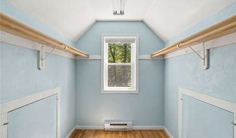 193 Lake Washington Dr, Glocester, RI 02814