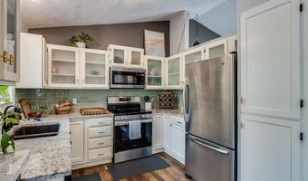 5650 WHITE Blf, Cheyenne, WY 82009