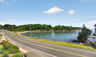 284 Shore Dr, Branford, CT 06405