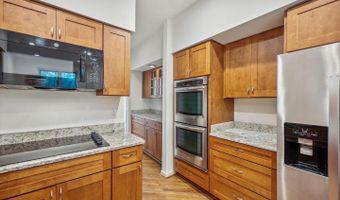 6 GOLDLEAF Ct, Bethesda, MD 20817