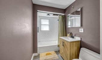 12 PAVONIA Ct 1, Bayonne, NJ 07002