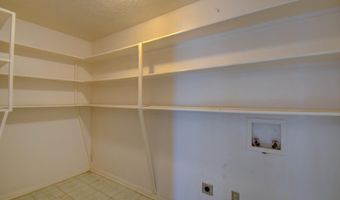 1723 VALLEY Rd SW, Albuquerque, NM 87105