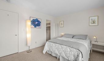 624 Peninsula Ct, Ann Arbor, MI 48105