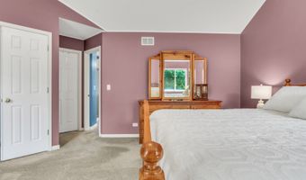 700 Needlegrass Pkwy, Antioch, IL 60002