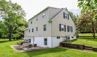 17 Alan Ave, Danbury, CT 06811