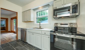 822 7th St, Ames, IA 50010