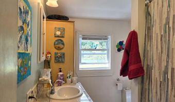 272 Belmont Ave, Belfast, ME 04915