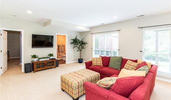1201 Oak Borough Dr, Ballwin, MO 63021