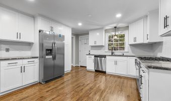 545 Simsbury Rd, Bloomfield, CT 06002