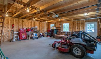 241 S Albany Rd, Albany, VT 05820