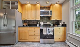 32 Wellesley Dr, Bedford, NH 03110