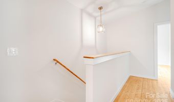 110 Lager Ln, Asheville, NC 28806