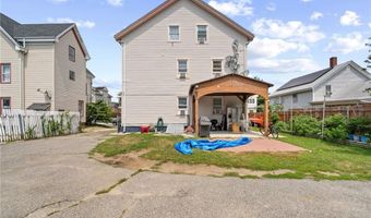 14 Parker St, Central Falls, RI 02863