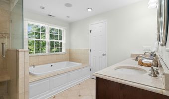 2 Knollwood Ln, Darien, CT 06820