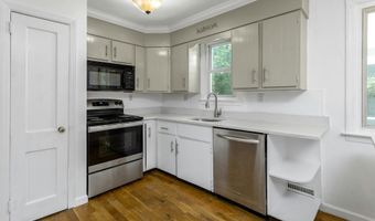 100 Loftus Cir, Bridgeport, CT 06606
