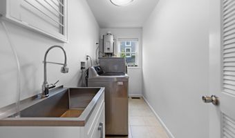 706 S BAY Ave, Beach Haven, NJ 08008