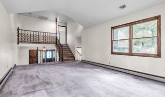 11 Phillips Mills Dr, Middletown, NJ 07748