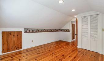 69 King Rd, Bedford, NH 03110
