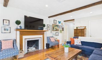 30 Alvin St, Warwick, RI 02886