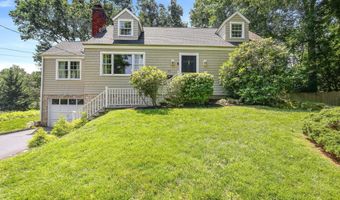 11 Pond Pl, Cos Cob, CT 06807