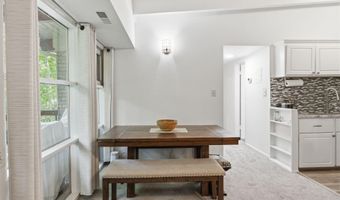 4335 AMERICANA Dr 203, Annandale, VA 22003