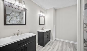990 Trestle Dr, Austell, GA 30106