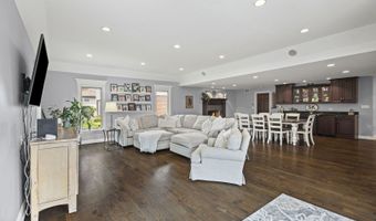 516 S Patton Ave, Arlington Heights, IL 60005