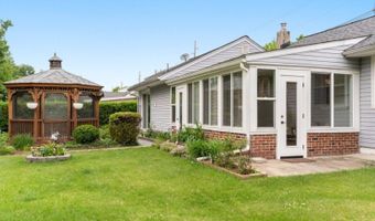 96 Comly Rd, Bayonne, NJ 07035