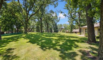 1108 2nd St SW, Dyersville, IA 52040