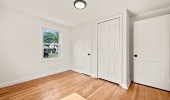 18 Grove Rd, Cromwell, CT 06416