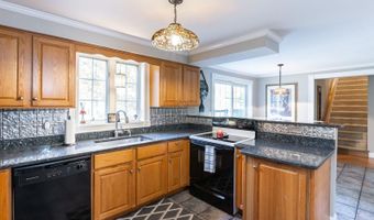 27 Arabian Way, Chester, NH 03036