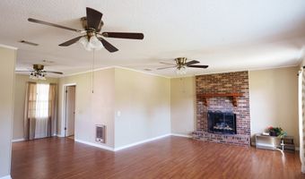 617 NORTHWOOD Dr, Baxley, GA 31513
