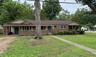 208 East St, Batesville, MS 38606
