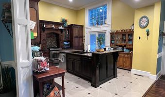 201 Eighth St, Adel, GA 31620