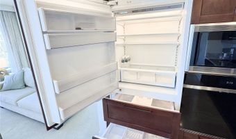 223 Saratoga Rd 2601, Honolulu, HI 96815